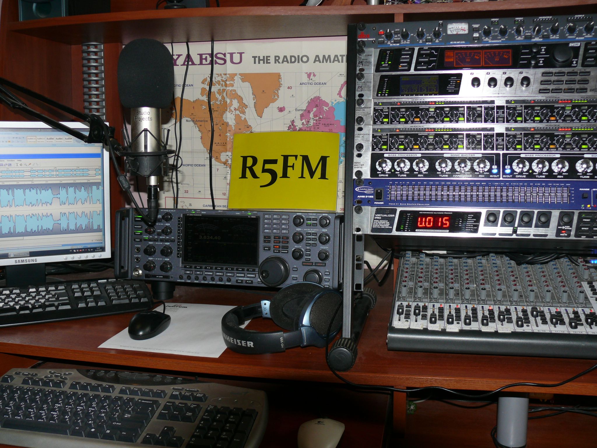 R5FM Voodoo Radio Studio!